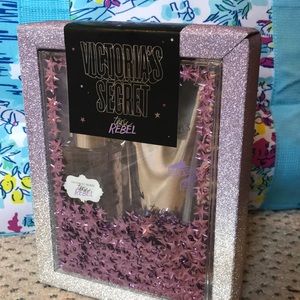 VS Tease Rebel Gift Set